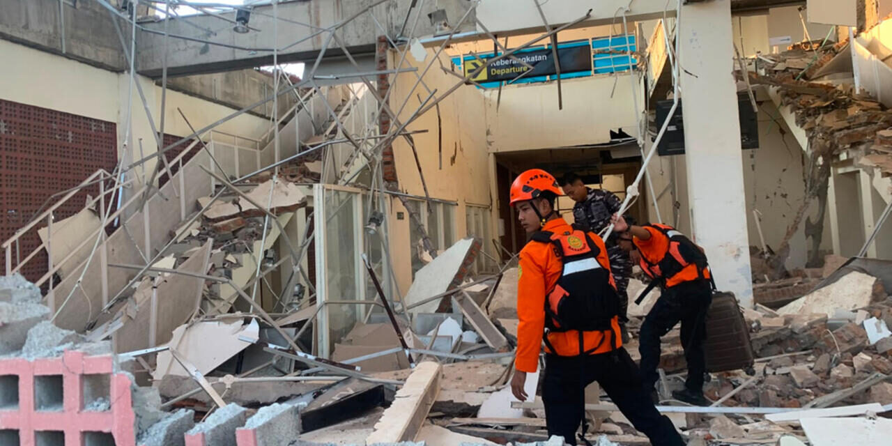 Thousands of evacuees await aid after deadly quake on Indonesia's Flores island
