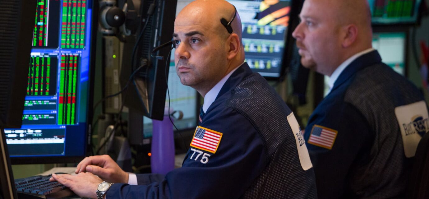 Treasury yields pull back ahead of FOMC minutes