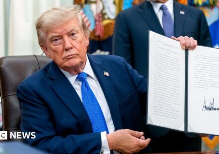 Trump again limits US birthright citizenship with new executive orders