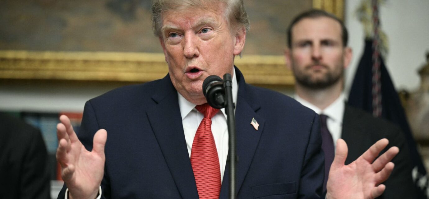 Trump bemoans Fed interest rate policy, says U.S. should be paying much less