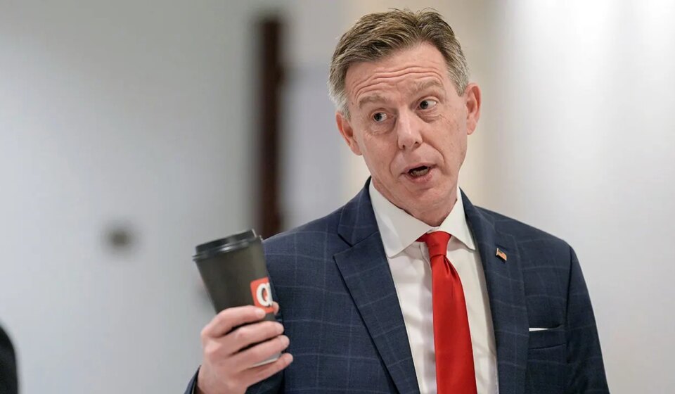 Trump-endorsed candidate clears key hurdle in red state gubernatorial race