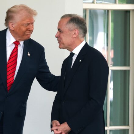 Trump hints Canada tariffs deal includes autos, Keystone XL