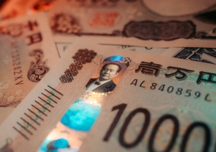 U.S.-Japan yen intervention, Bank of Japan: carry trade