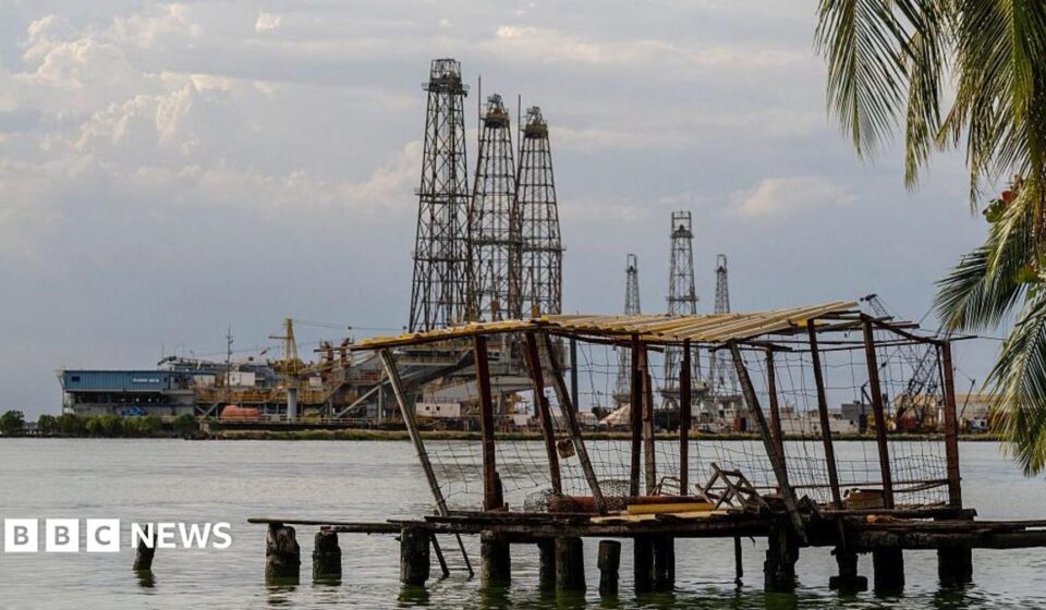 US and Venezuela reach 'historic' oil deal, Trump says