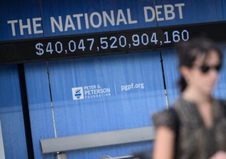 U.S. government debt passes $40 trillion, more than doubling in a decade