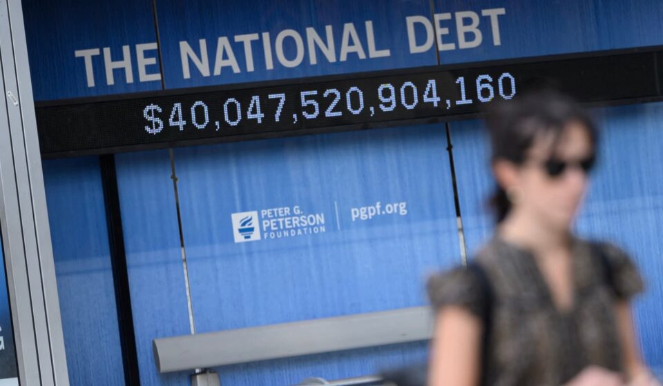 U.S. government debt passes $40 trillion, more than doubling in a decade