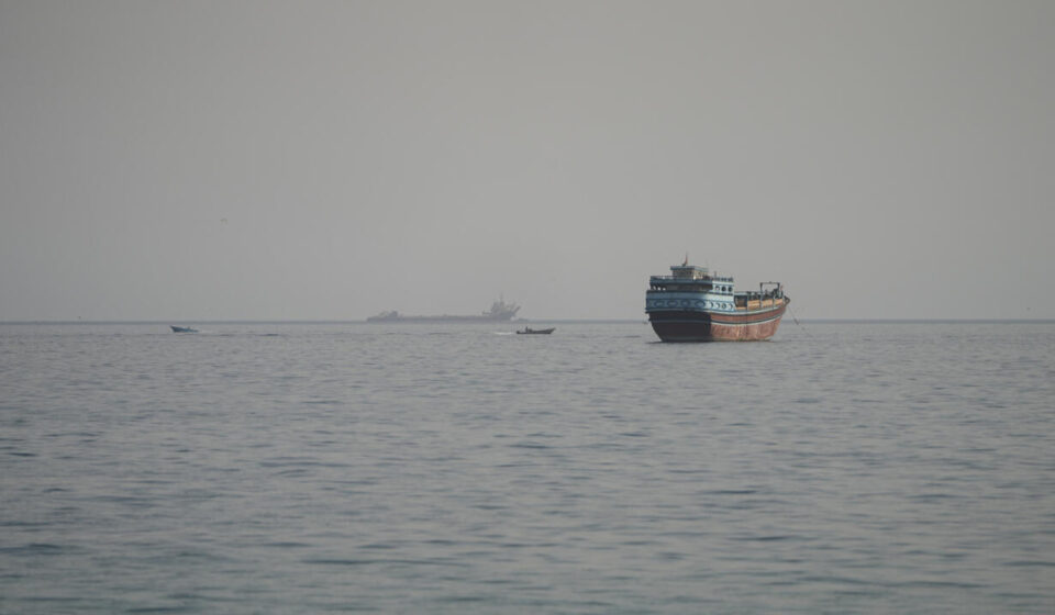 US says Iran Hormuz deal could come 'today or tomorrow' as oil prices plunge