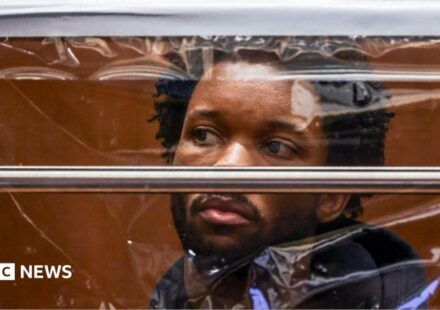 US singer D4vd's celebrity lawyers withdraw from murder case