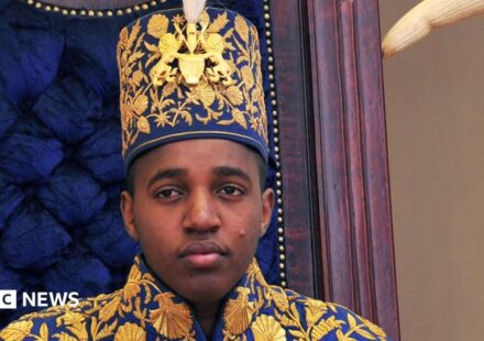 Uganda's King Oyo: World's youngest reigning traditional monarch dies aged 34