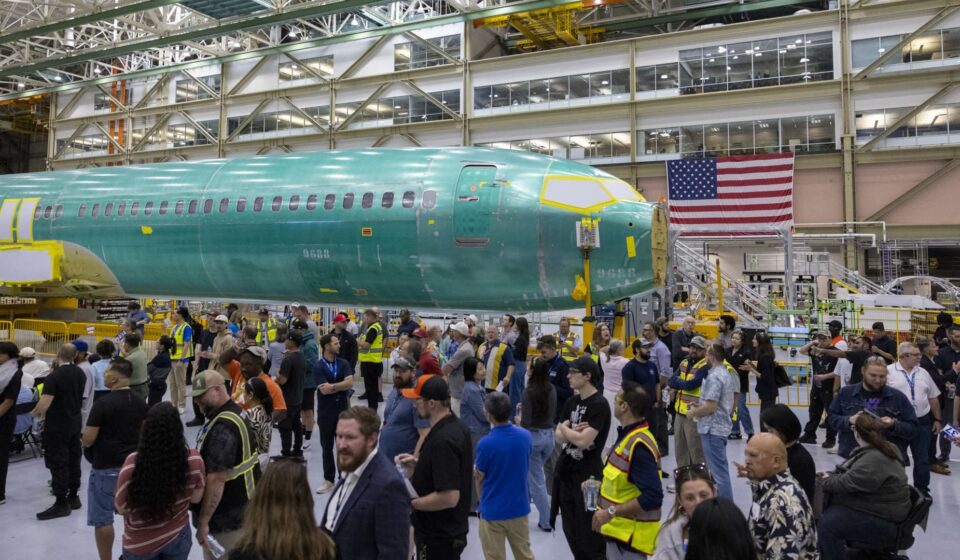 United needs to decide what to do with its old Boeing 737 Max 10 seats