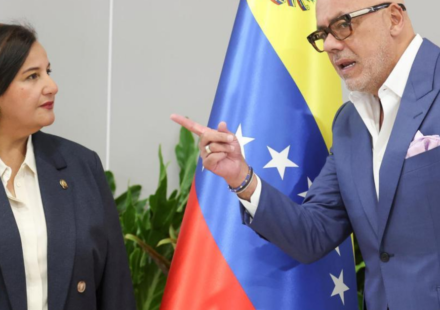 Venezuela: El chavismo y la oposición dan los primeros pasos en el diálogo