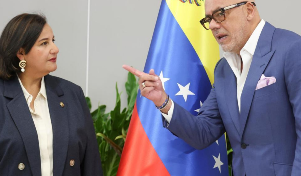 Venezuela: El chavismo y la oposición dan los primeros pasos en el diálogo