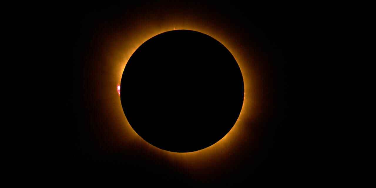 Week in pictures: A solar eclipse, quake in Colombia and Israeli settlers in the occupied West Bank
