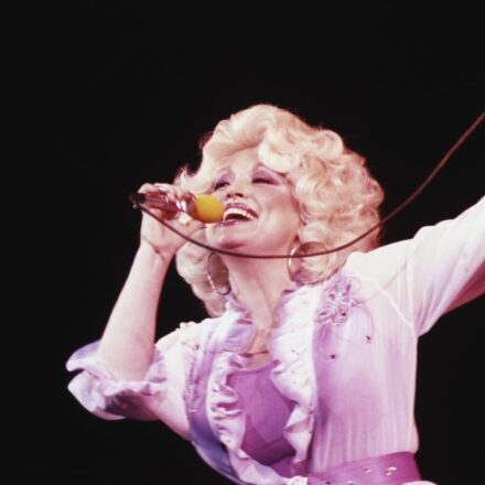 When someone talks down to you, use Dolly Parton's simple trick
