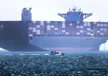 Who controls the Strait of Hormuz, where traffic declined amid the Iran war