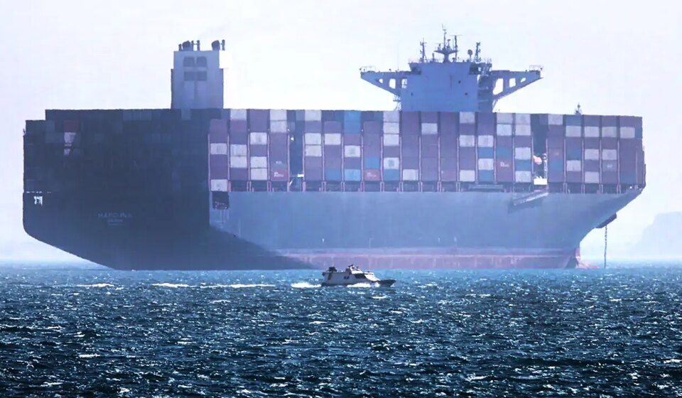 Who controls the Strait of Hormuz, where traffic declined amid the Iran war