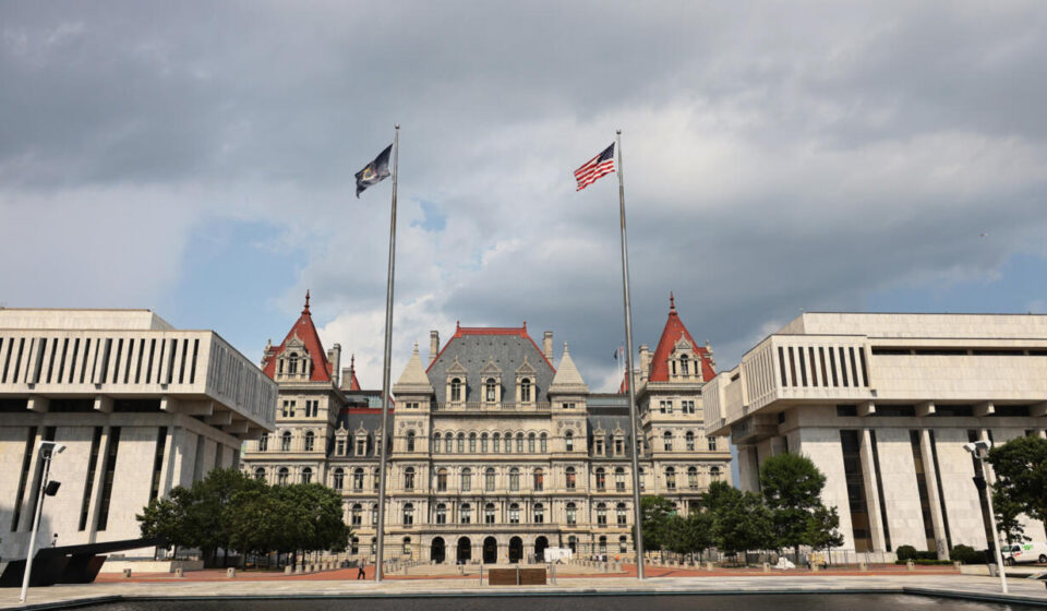Woman charged with IS-inspired plot to bomb New York State Capitol