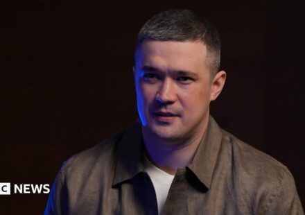 Zelensky has 'questions to answer' on corruption, Mykhailo Fedorov tells BBC