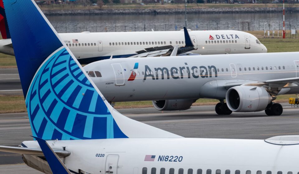 Airlines waive change fees ahead of nor'easter as flight delays begin