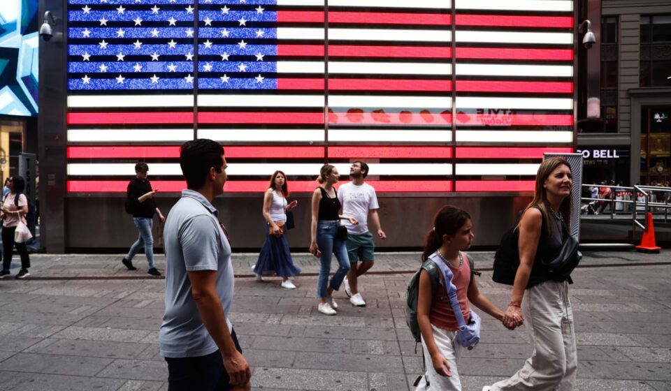 Americans' incomes rose and poverty fell in 2025, Census Bureau says