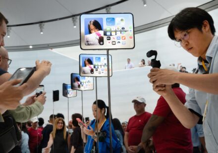 Apple faces more than $5.7 billion patent infringement verdict