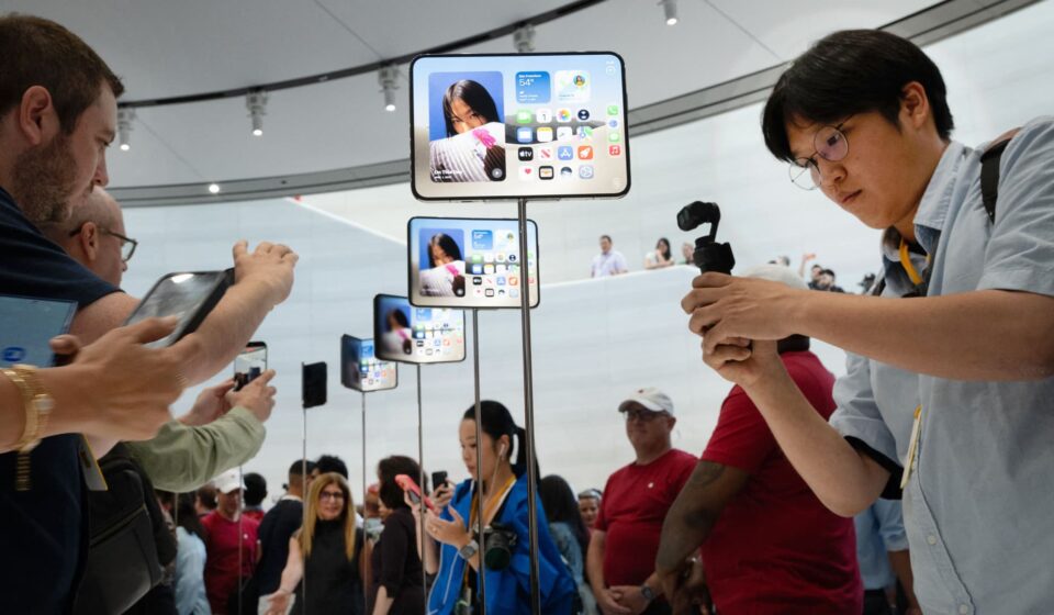 Apple faces more than $5.7 billion patent infringement verdict