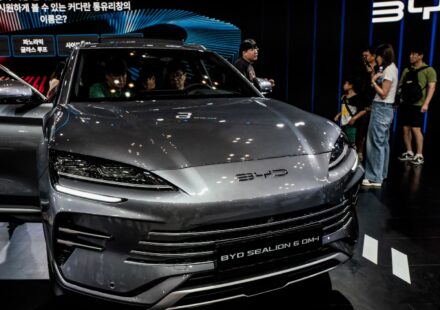 Automakers urge Congress to quickly ban Chinese vehicles in U.S.