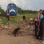 Basura: Una montaña de basura obliga a detener un tren en Las Tunas