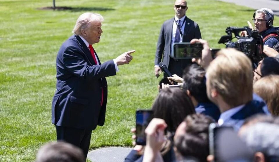 Censura: Trump veta a tres medios de prensa de la Casa Blanca y amenaza con más