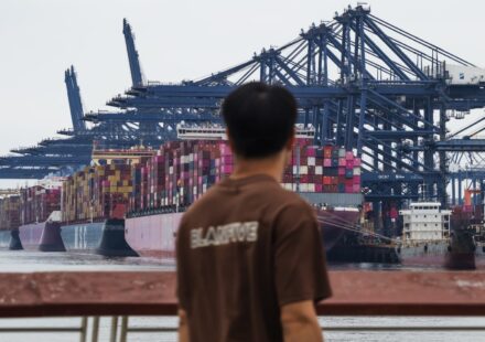 China's exports to the U.S. jumped ahead of summit, survey shows