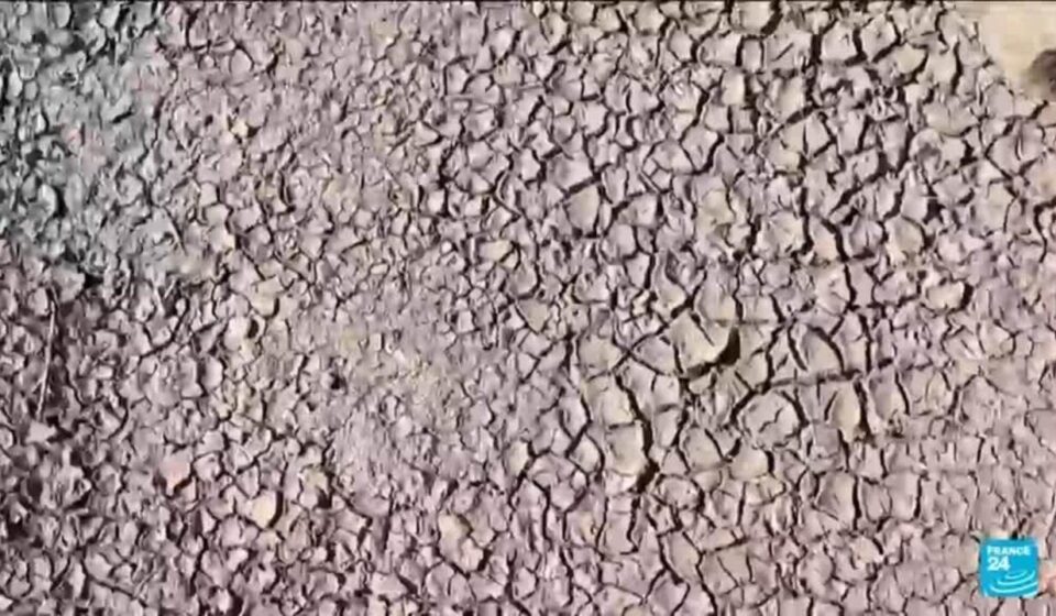 Climate change: Glacier loss and dry rivers threaten water security