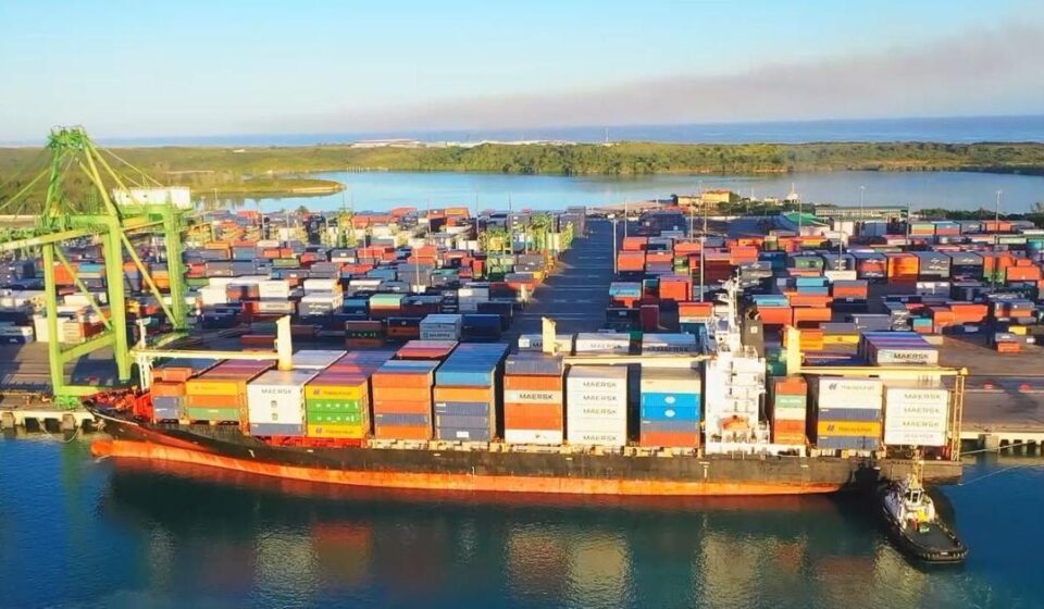 Comercio: Más de 200 barcos de EE UU han entregado mercancía a Cuba este año