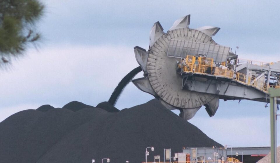 Countries turn to coal to avoid shipping disruptions in the Strait of Hormuz - Down to Earth