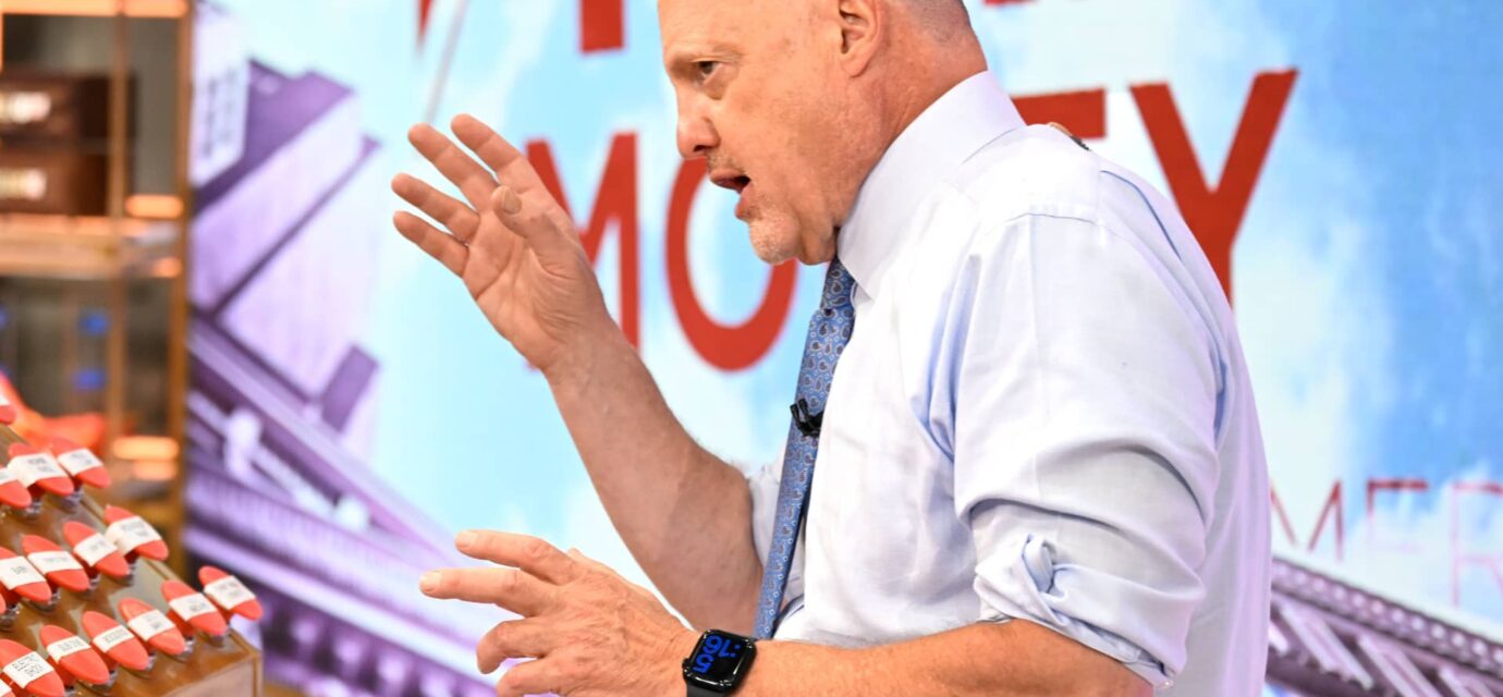 Cramer says investors aren't ditching tech, they want cheaper stocks