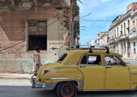 Crónicas de La Habana: El químico suma cuerpos desplomados al paisaje de La Habana