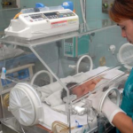 Cuba: El régimen manipula datos de mortalidad infantil para culpar a EE UU