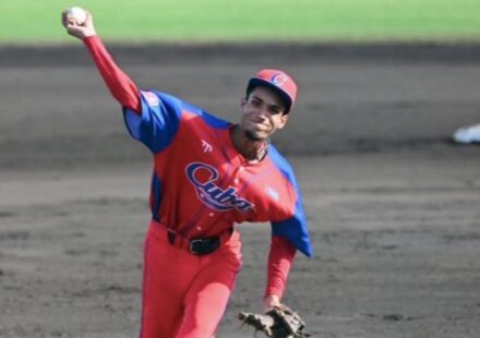 Cuba: Se fuga otra joven del béisbol cubano en búsqueda de las Grandes Ligas