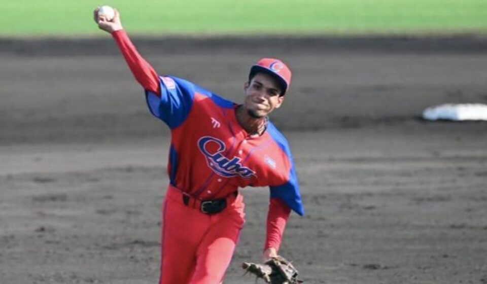 Cuba: Se fuga otra joven del béisbol cubano en búsqueda de las Grandes Ligas