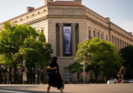 DOJ says states must report undocumented immigrants or risk funds