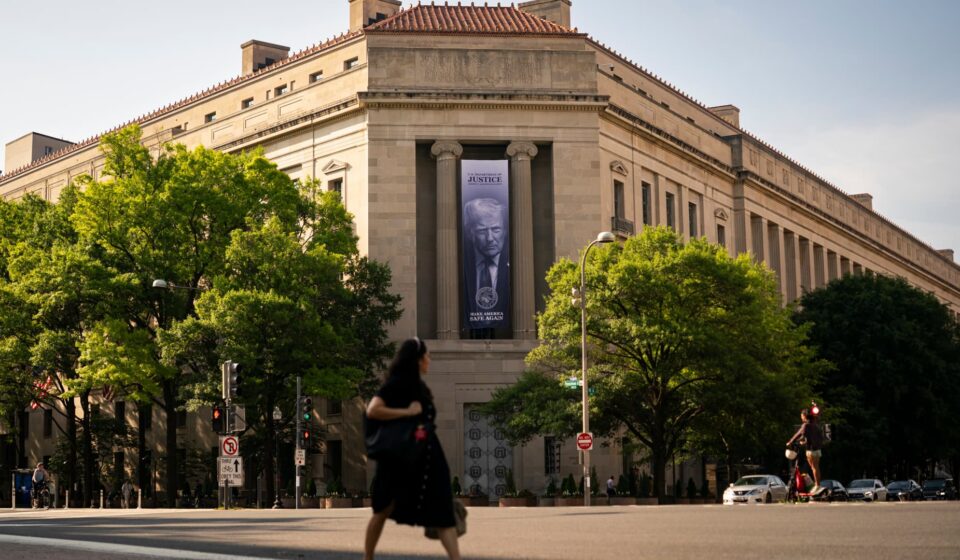 DOJ says states must report undocumented immigrants or risk funds