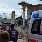 Derrumbe: Dos ancianos mueren al derrumbarse un portal en Lawton