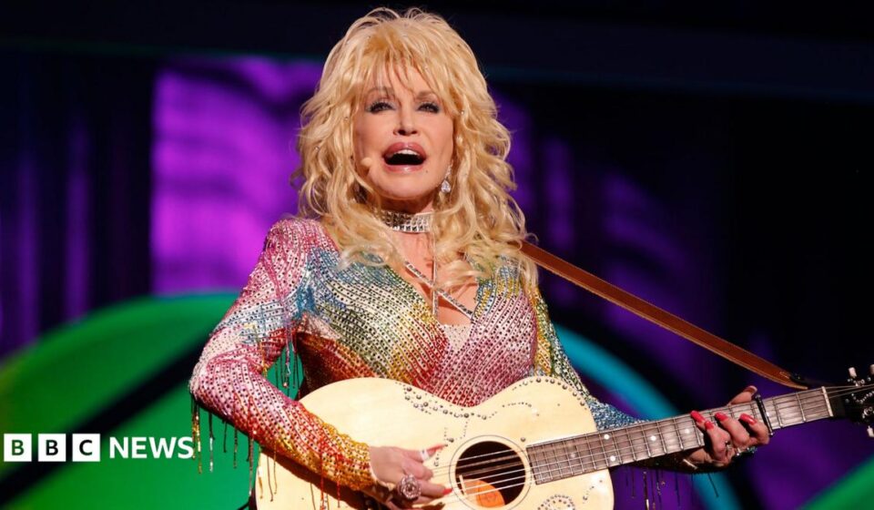 Dolly Parton's manager accuses nephew who announced her death of threats and intimidation