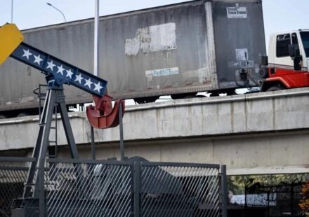 EE UU: El retorno del sector petrolero en Venezuela "se acelera"