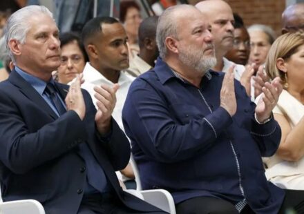 Economía: El régimen se empeña en reformar la economía sin hacer cambios políticos