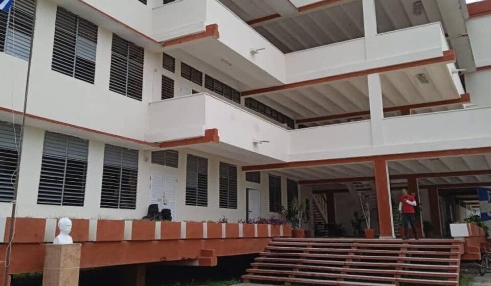 Educación: Hasta 50 alumnos por aula en Sancti Spíritus
