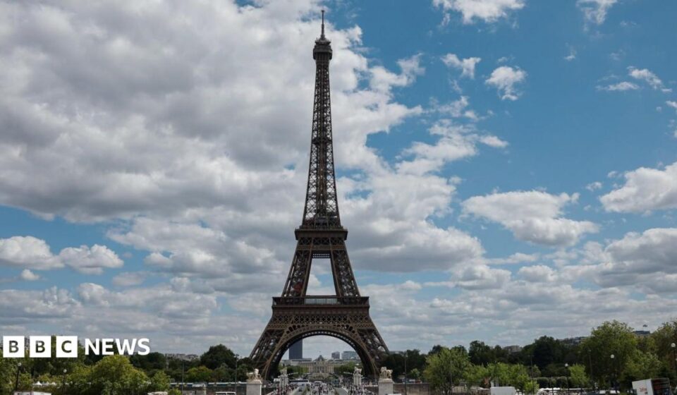 Eiffel Tower shut by staff strike over female workers being moved for religious visit
