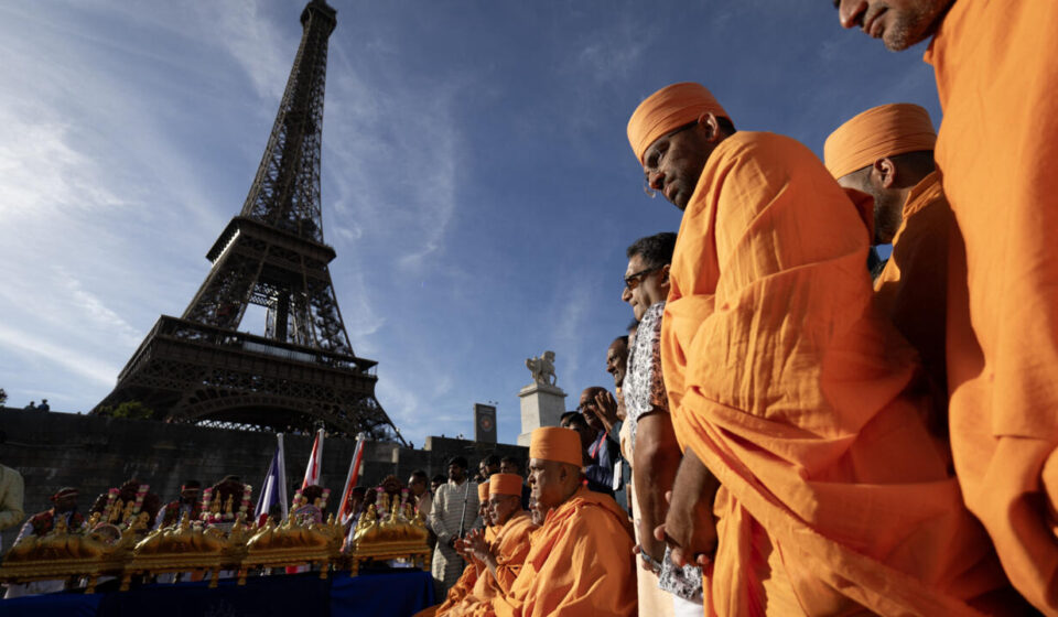 Eiffel Tower workers go on strike after female staff 'sidelined' for Hindu group's visit