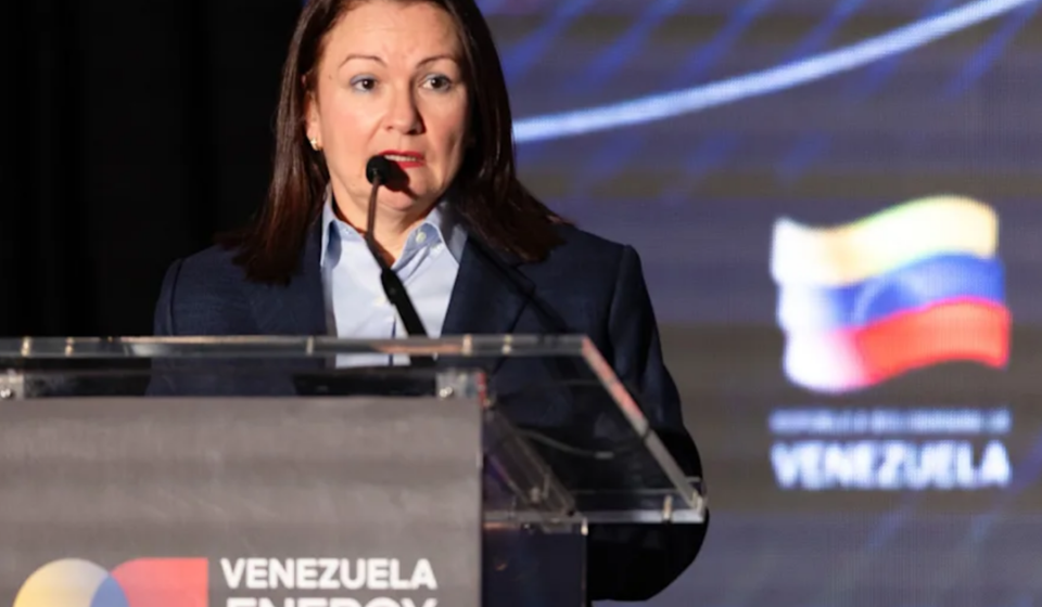 Energía: Venezuela afirma que mantiene "control y propiedad" de su petróleo