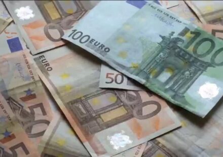 France to unveil 2027 budget as debt hits record high