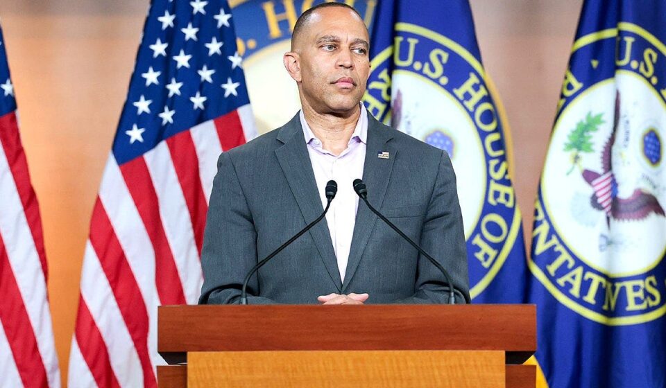 Hakeem Jeffries defied as two House Democrats back Republican rule vote